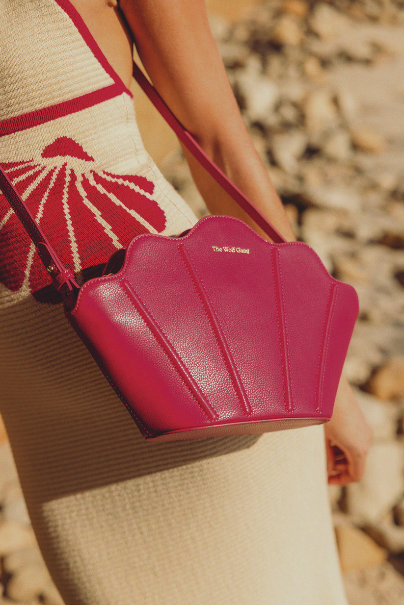 THE WOLF GANG Suri Shell Bag flamingo