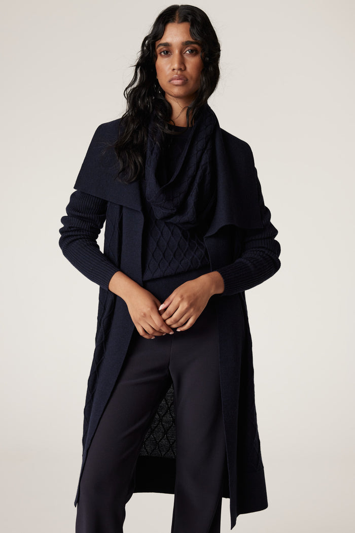 CABLE MELBOURNE Merino Diamond Snood ink navy