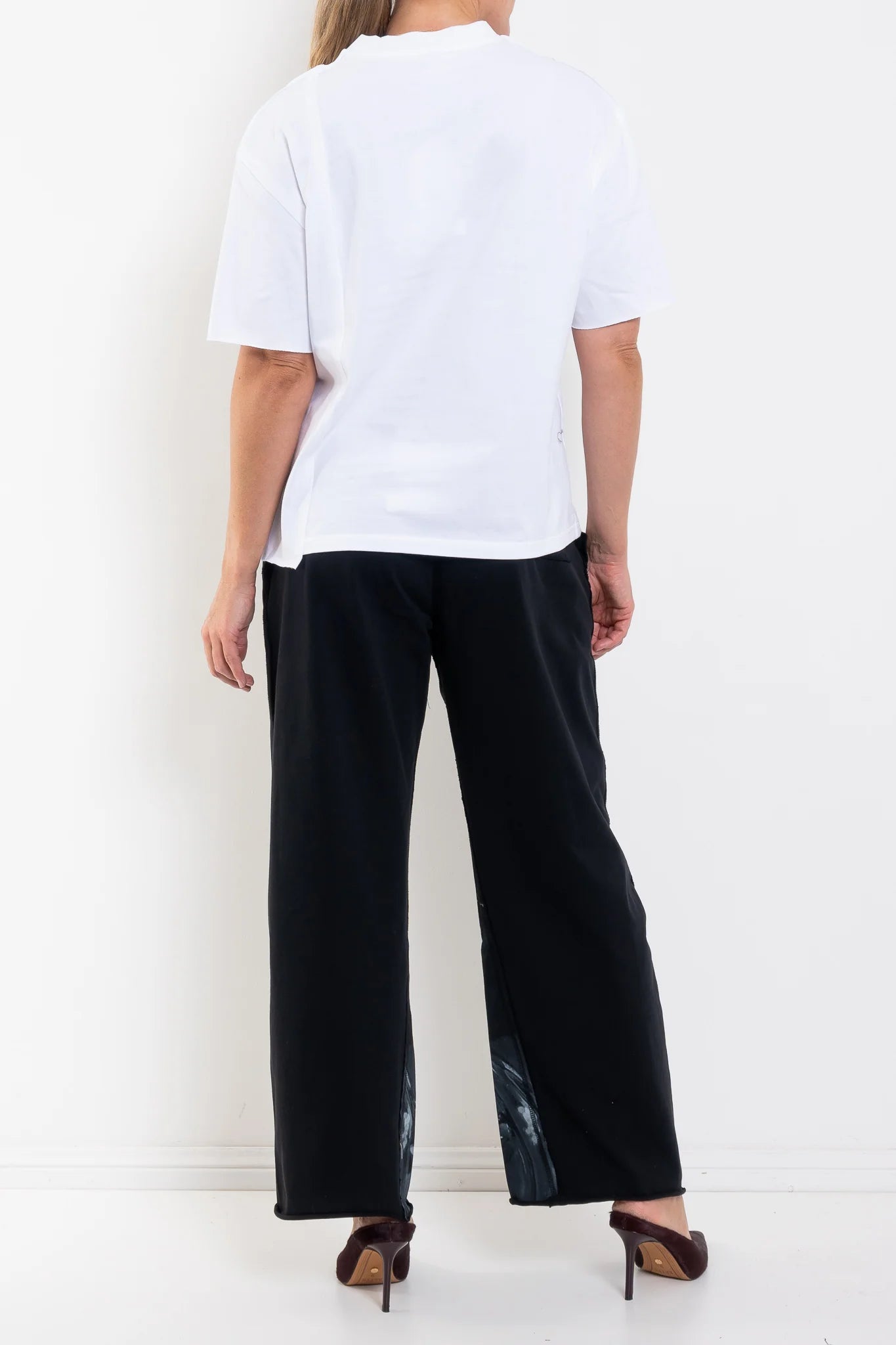 CIRCULAR BY MAUD ALICE DAINTY Patch T Little White Dog - White