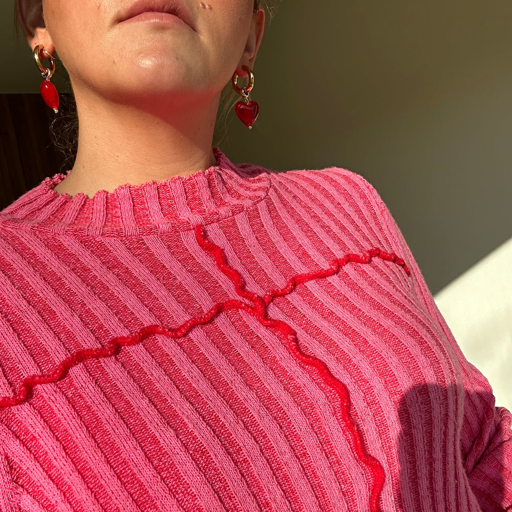 EMELDO DESIGN Allee Glass Heart Hoops red