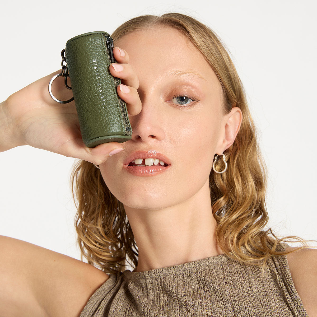 STATUS ANXIETY Escape khaki