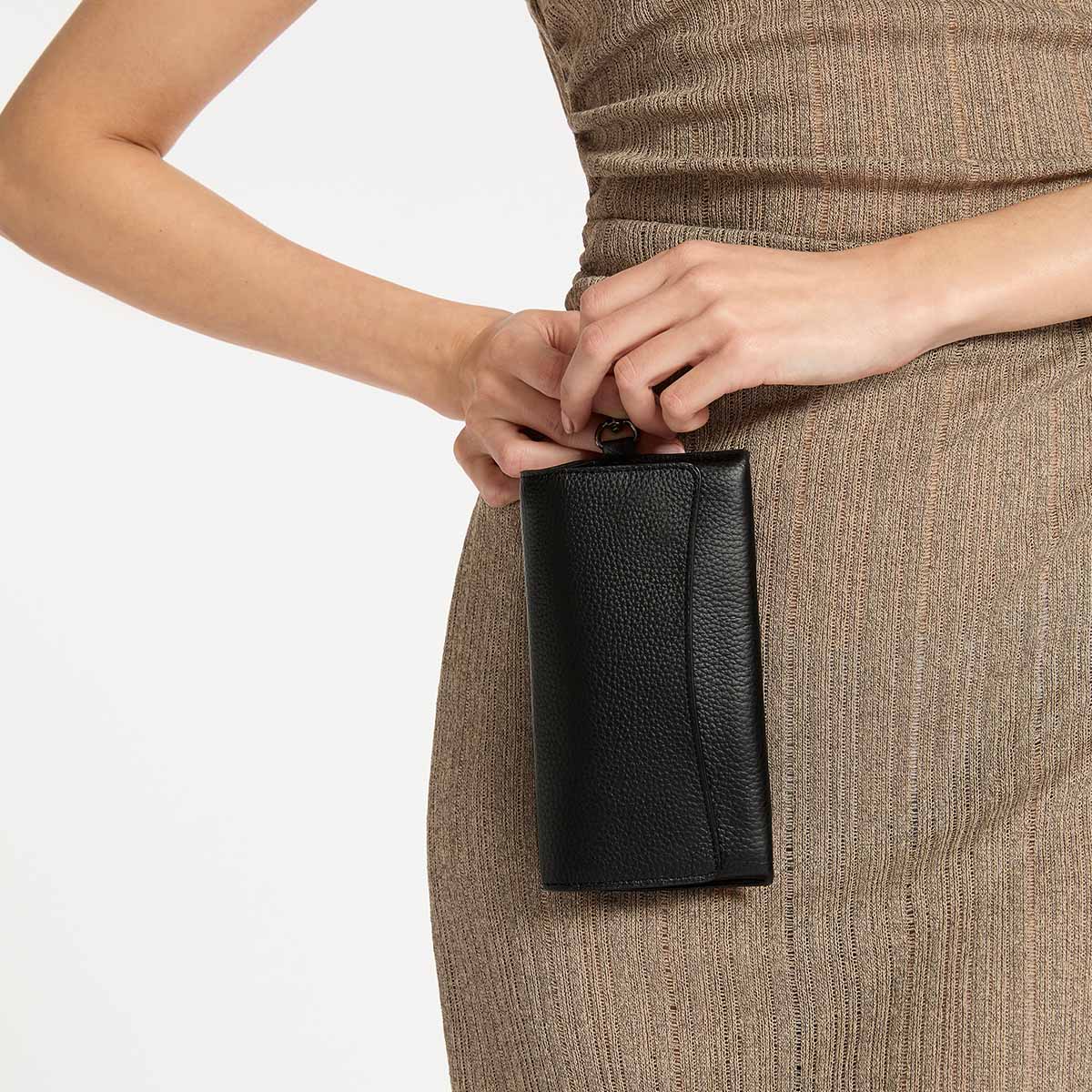 STATUS ANXIETY Into The Ether black