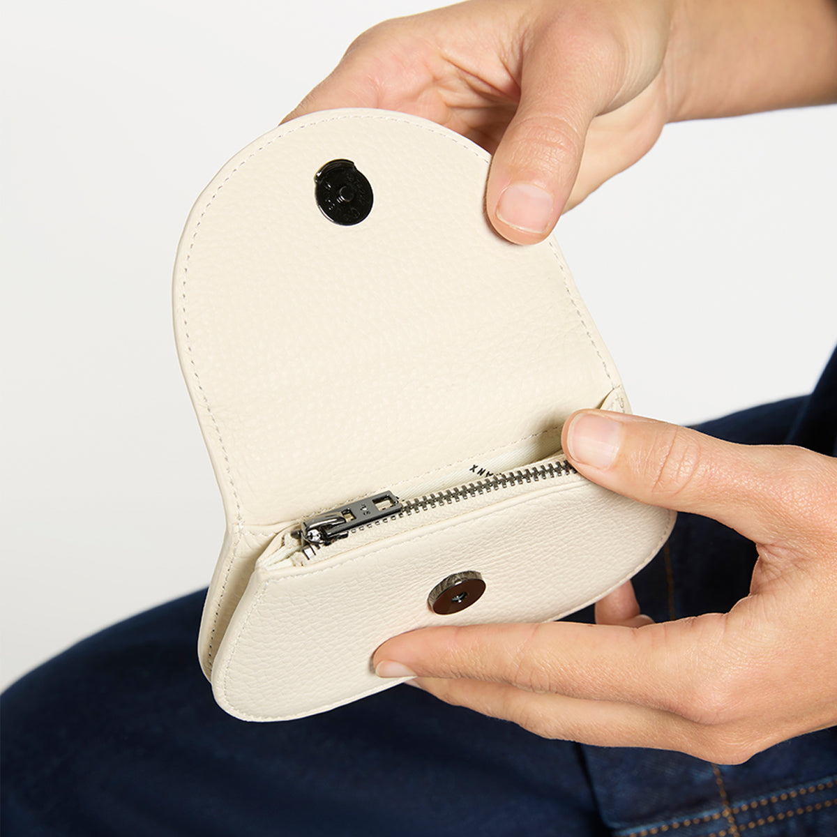 STATUS ANXIETY Eyes Wide chalk