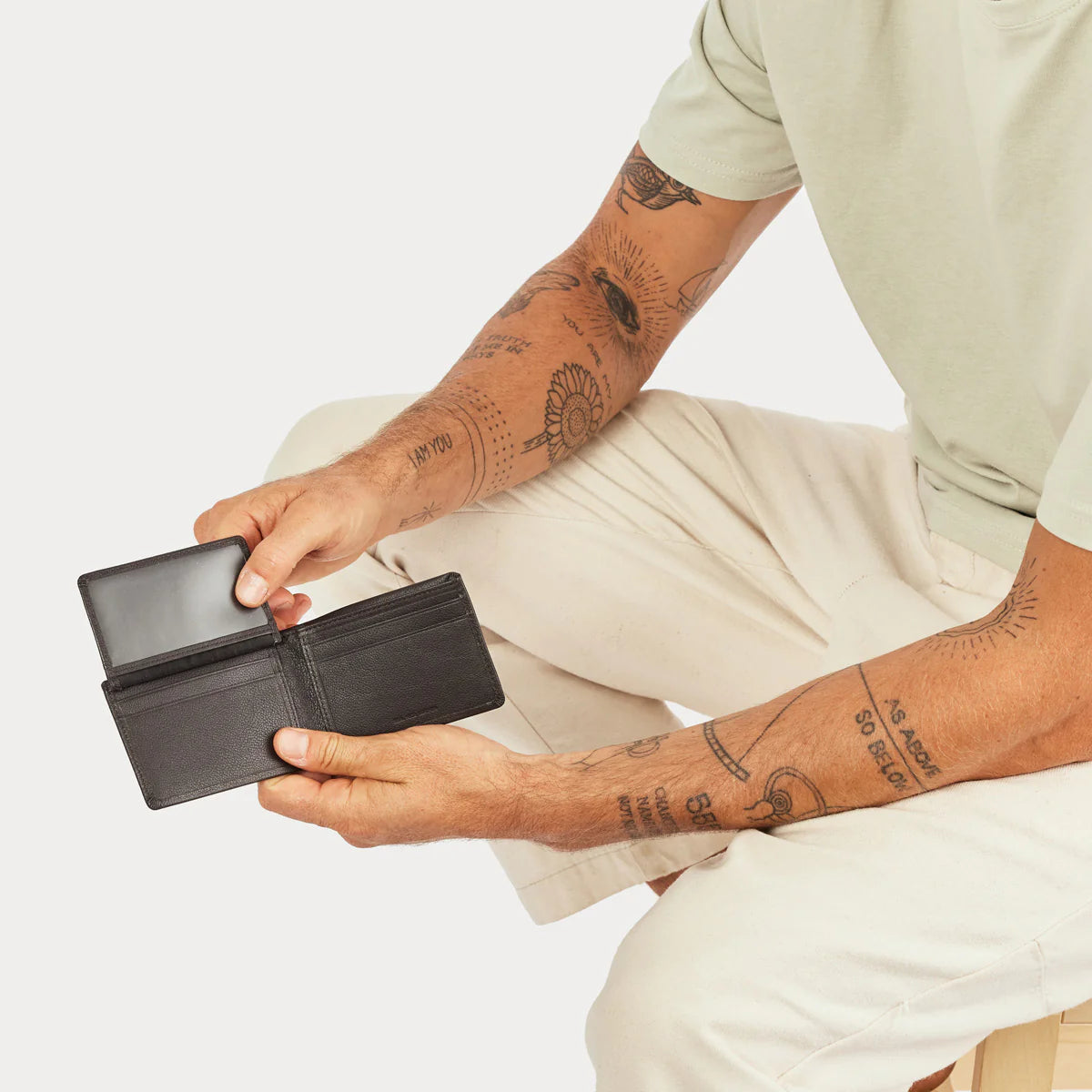 STATUS ANXIETY Jonah Wallet chocolate