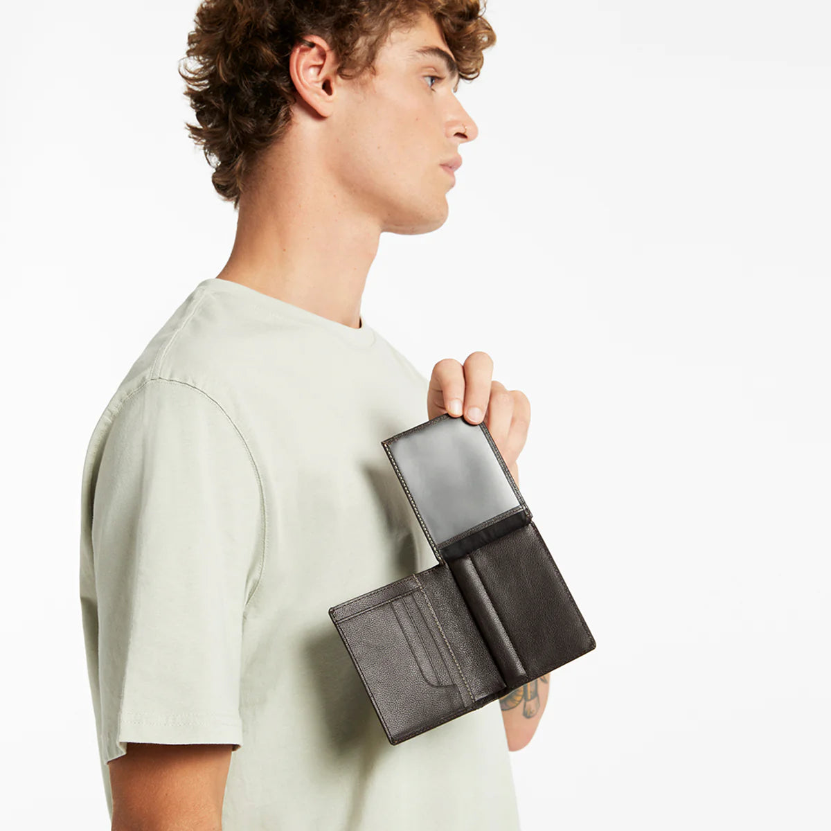 STATUS ANXIETY Nathaniel Wallet chocolate