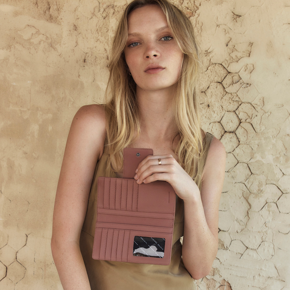 STATUS ANXIETY Ruins Wallet dusty rose