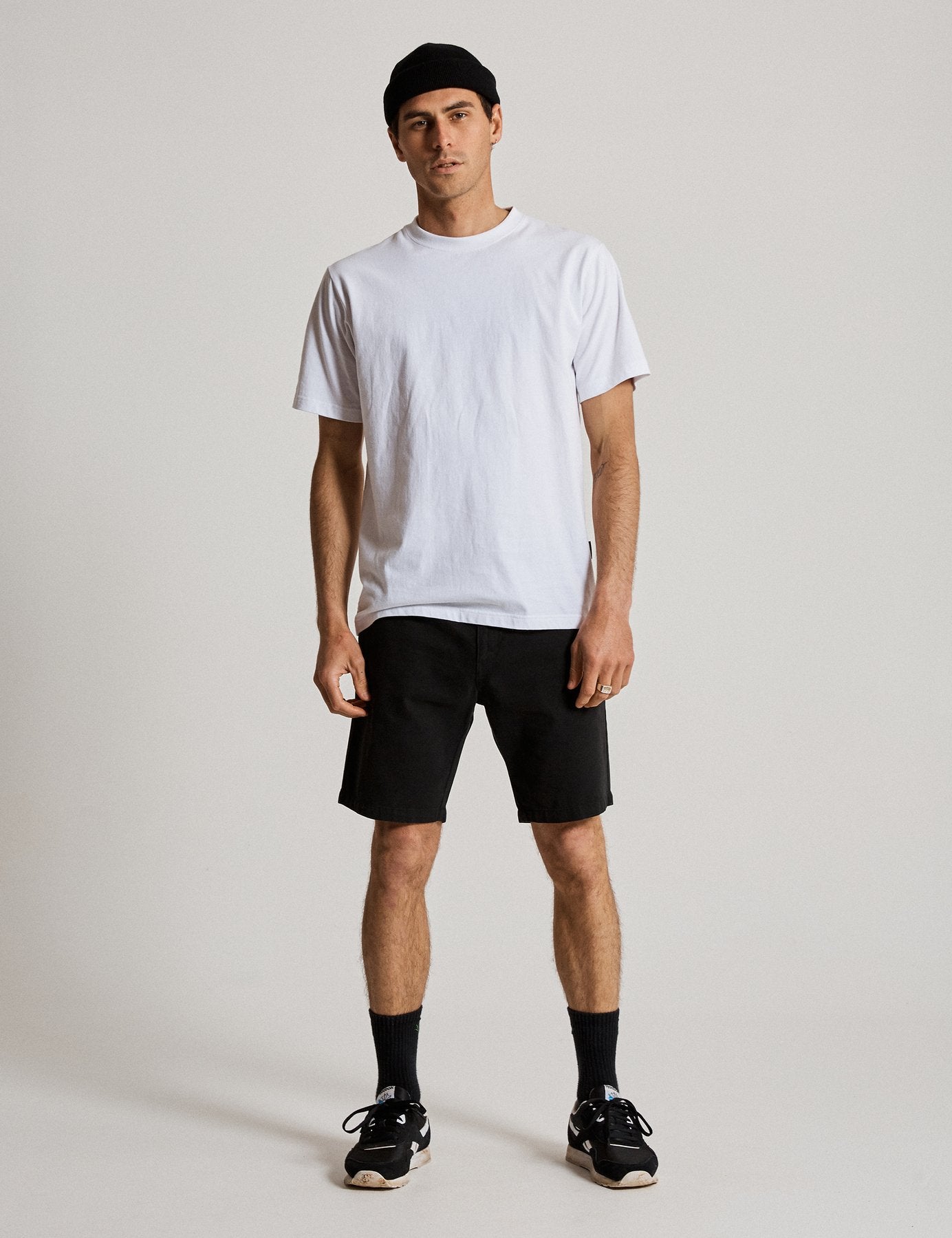 MR SIMPLE Chino Shorts black