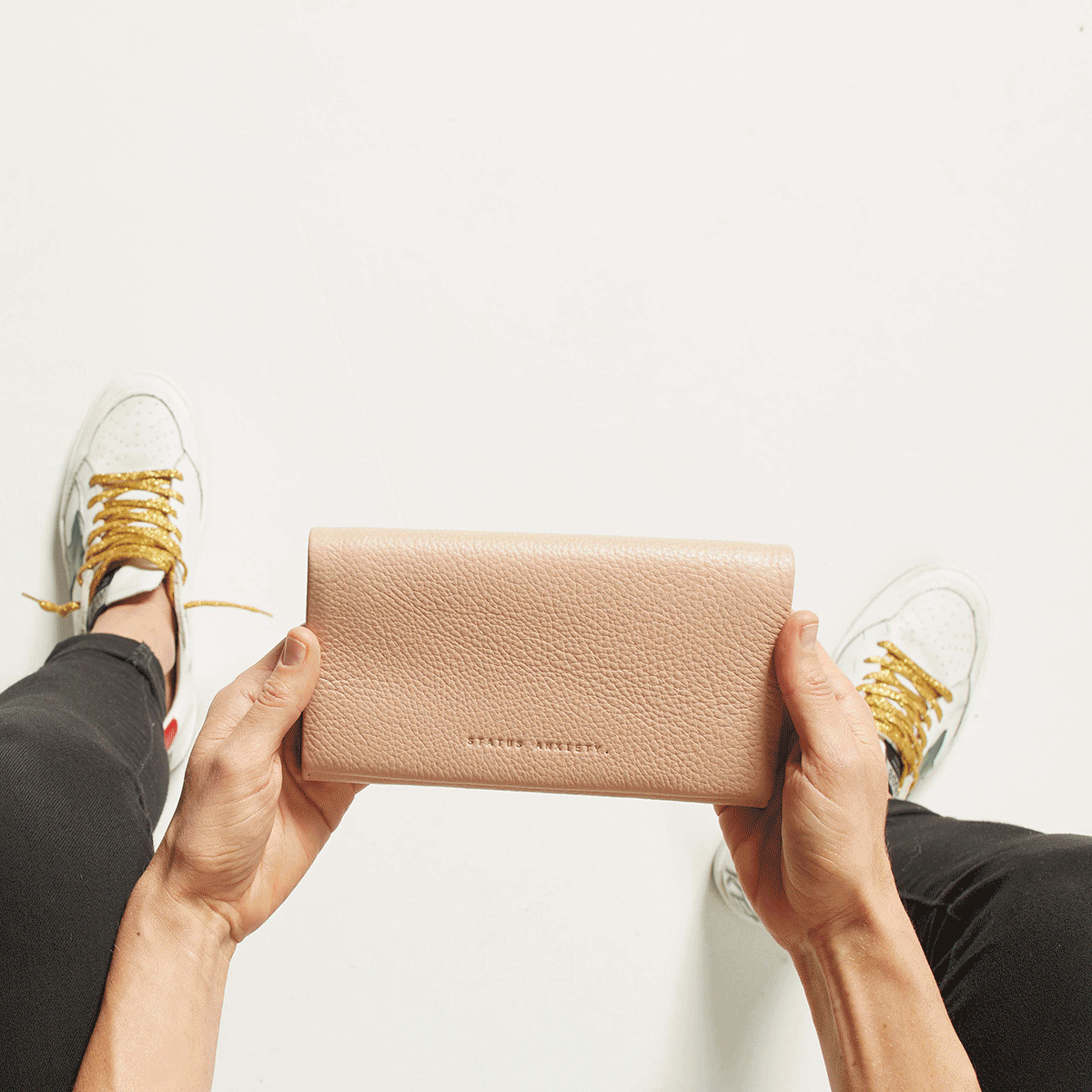 STATUS ANXIETY Nevermind Wallet dusty pink