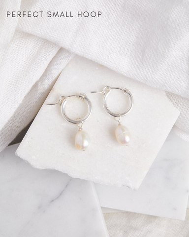 FINER RINGS Small Perfect Pearl Hoops silver