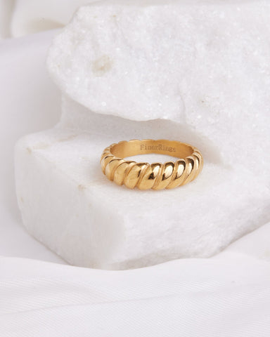 FINER RINGS Twisted Dome Ring gold