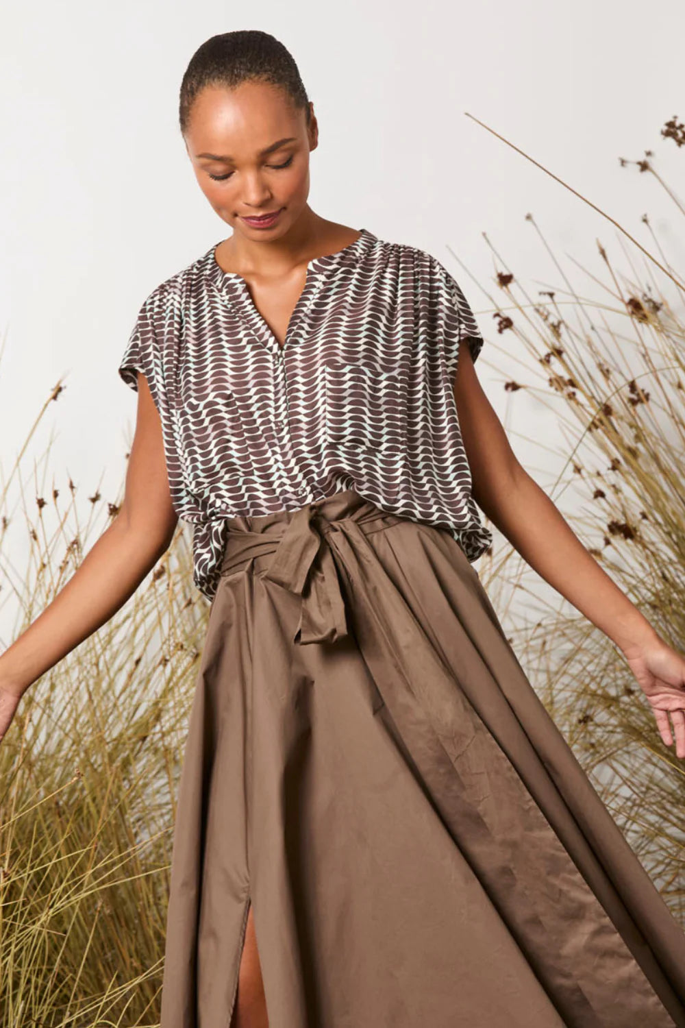 M.A. DAINTY Celebrations Top blue brown retro