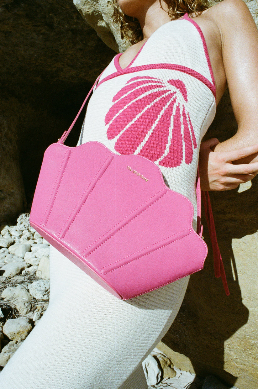 THE WOLF GANG Suri Shell Bag flamingo