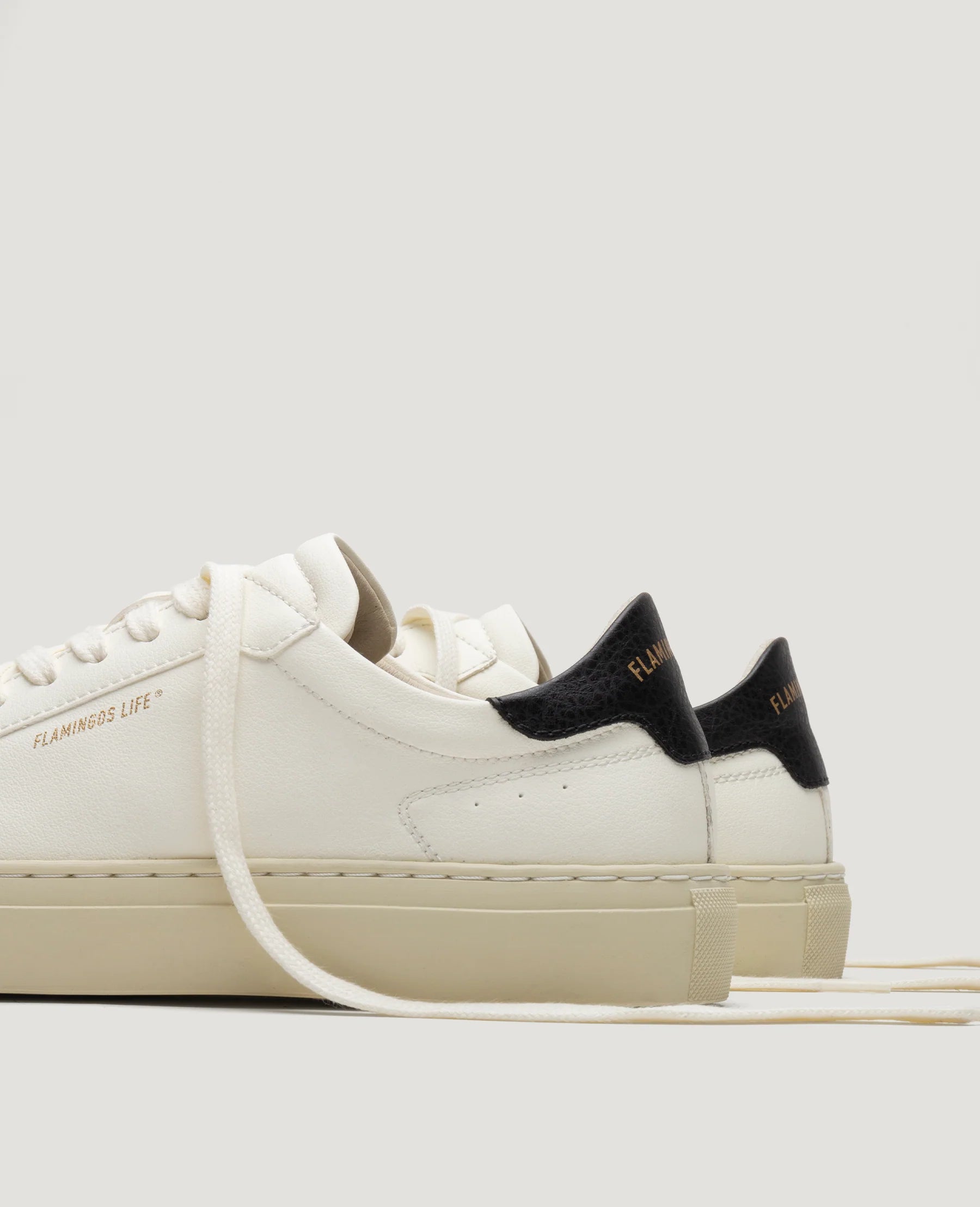 FLAMINGO'S LIFE Hampton Court white black