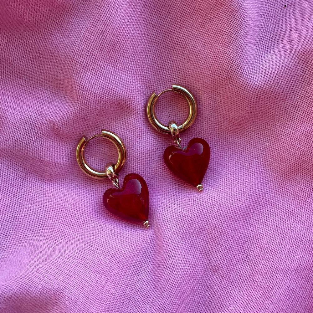 EMELDO DESIGN Allee Glass Heart Hoops red