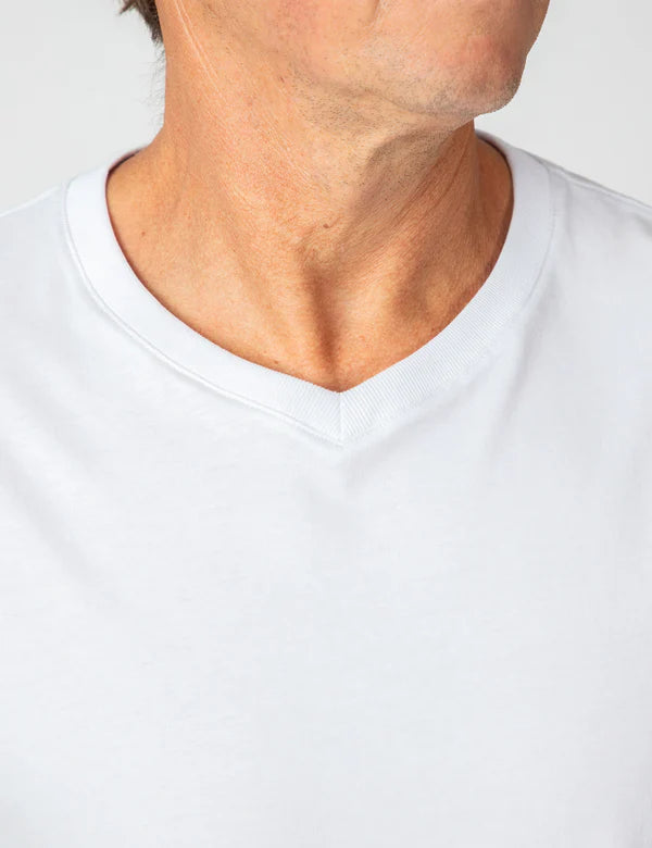 MR SIMPLE Reginald Vee Tee white