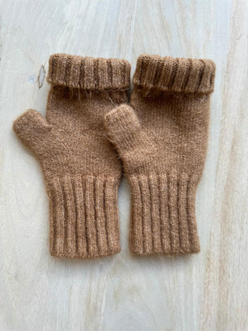 CINNAMON CREATIONS Fingerless Scandi Gloves beige