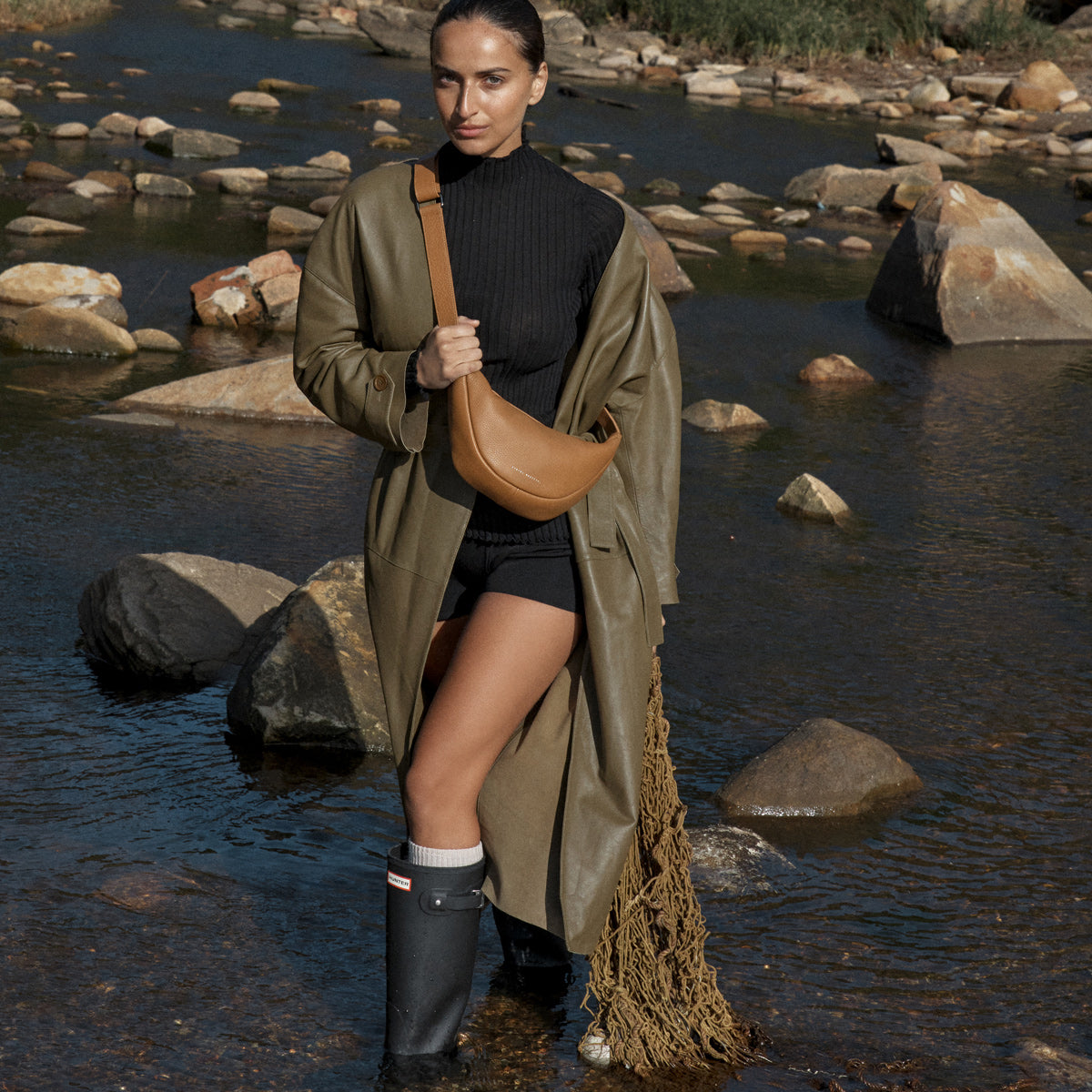 STATUS ANXIETY Glued To You tan