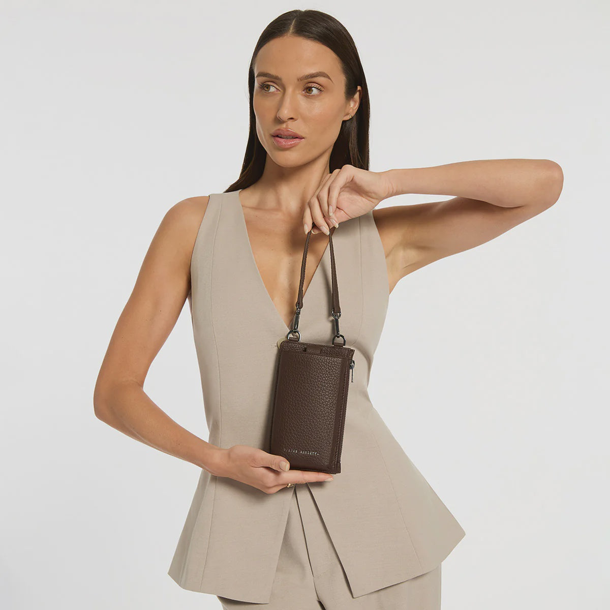 STATUS ANXIETY Voyager cocoa