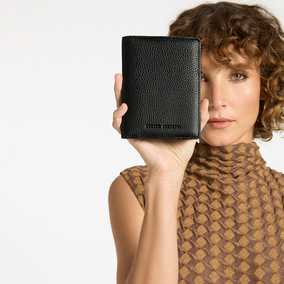 STATUS ANXIETY In Transit black