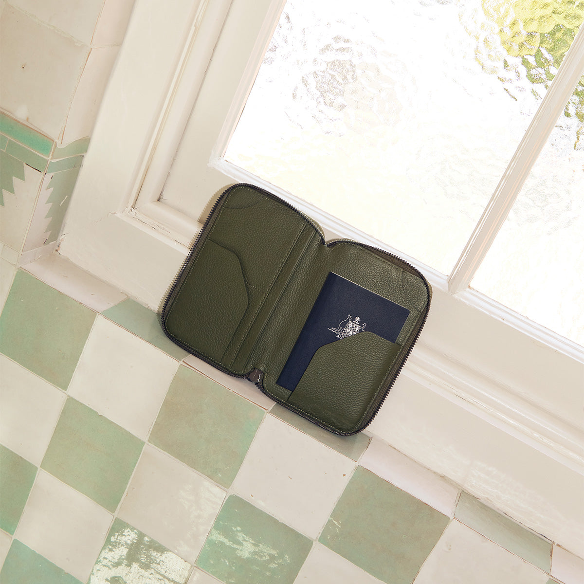 STATUS ANXIETY Nowhere To Be Found khaki