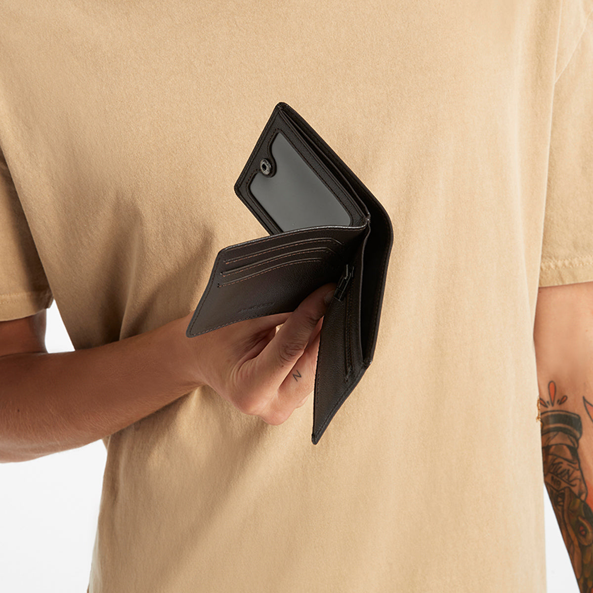 STATUS ANXIETY Leonard Wallet chocolate