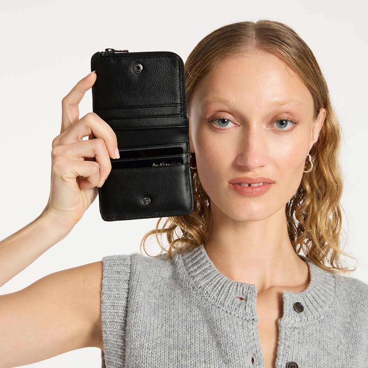 STATUS ANXIETY Sense of Wonder black