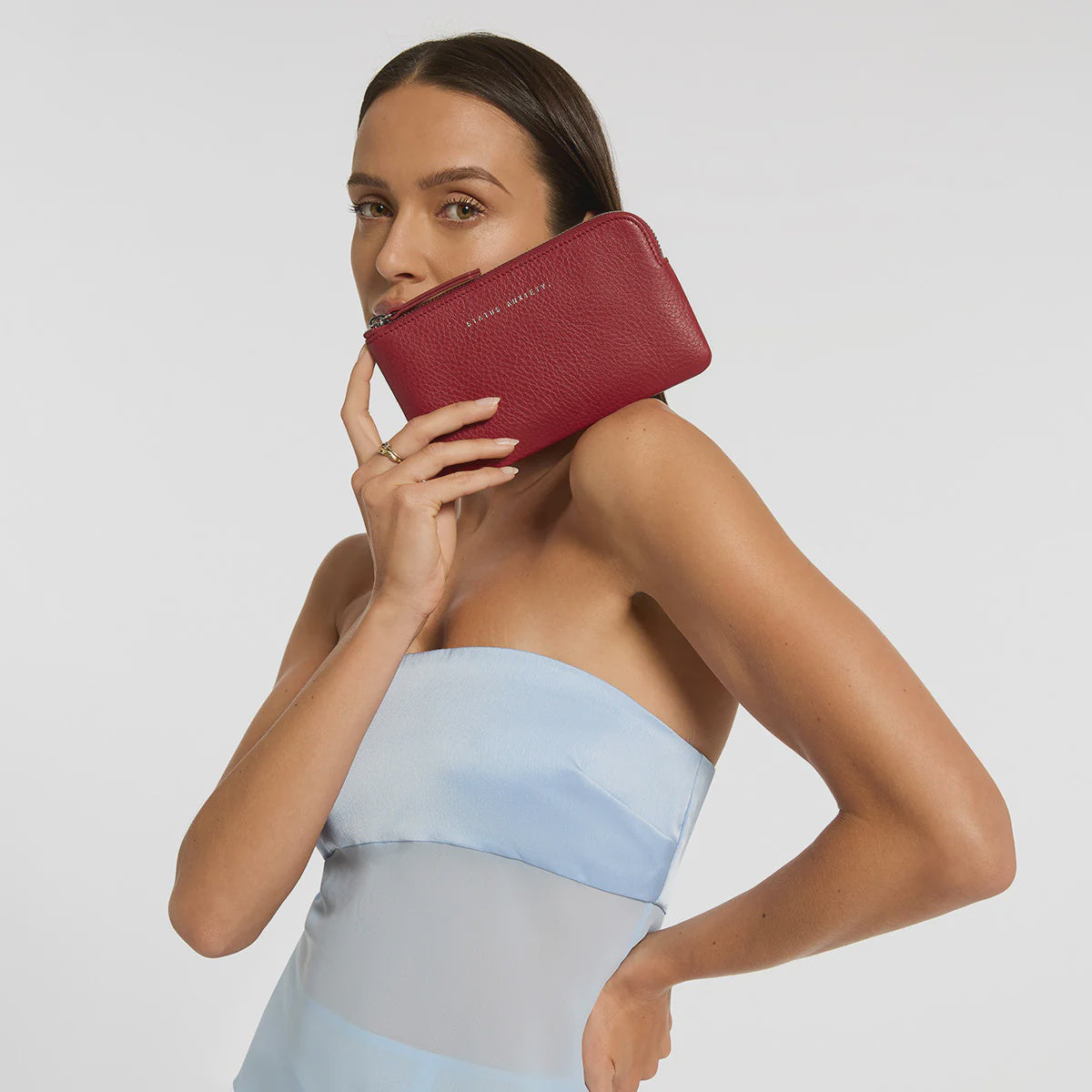 STATUS ANXIETY Smoke and Mirrors rouge