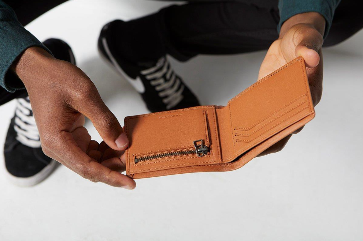 STATUS ANXIETY Otis Wallet camel