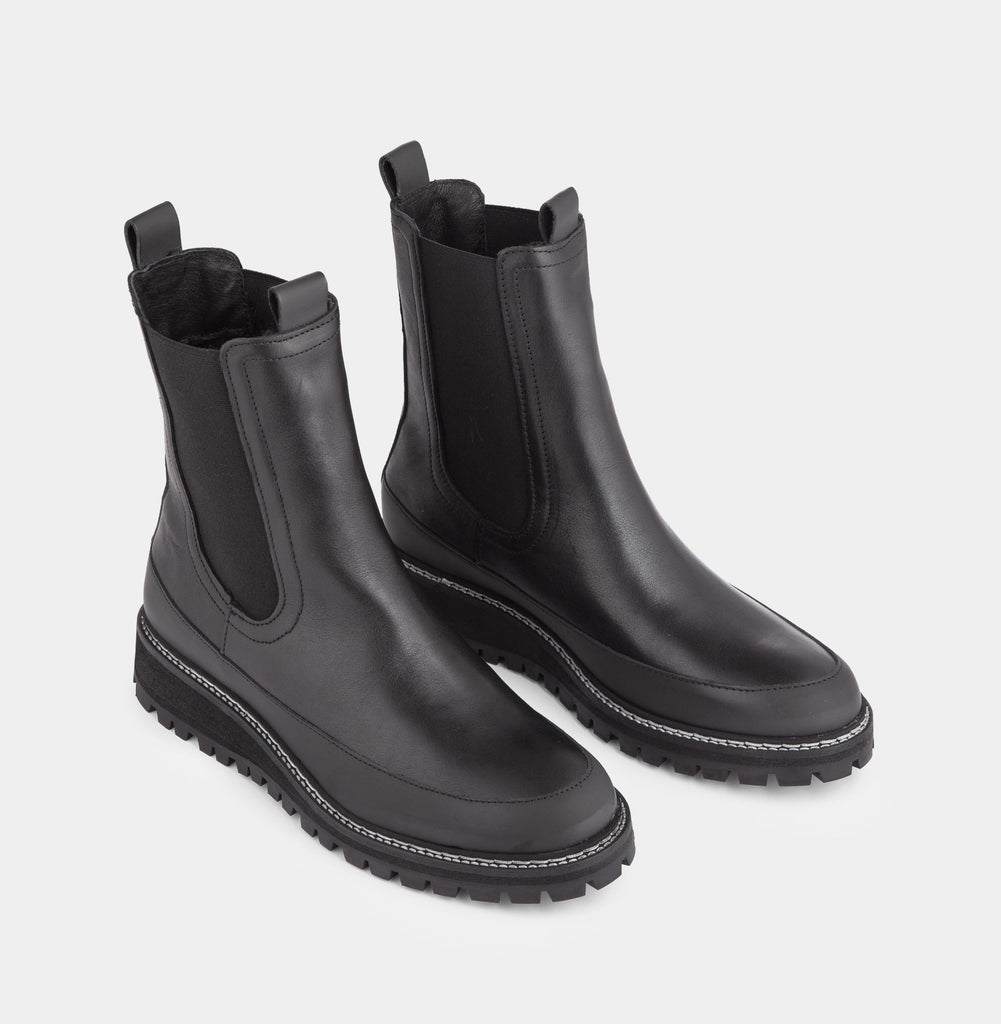 IVYLEE COPENHAGEN Iowa Boot black with white stitching