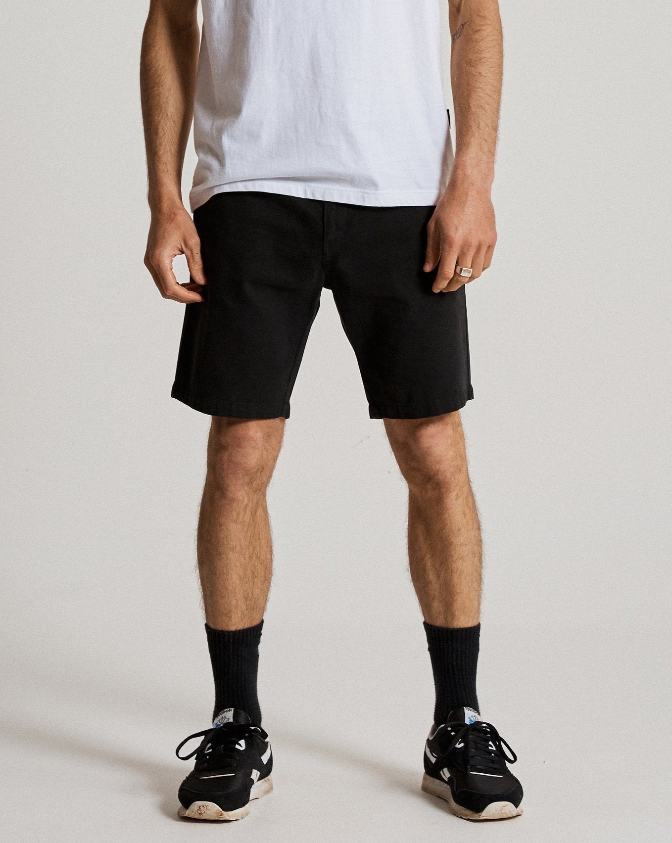 MR SIMPLE Chino Shorts black
